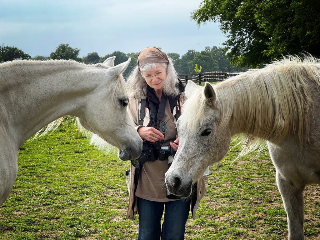 Borsalino K daughters Doralina and Celina K 24 with Betty photo by Johanna
