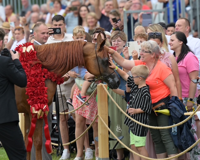 POLAND 25 08 ENCARINA ZZZ 8608 810